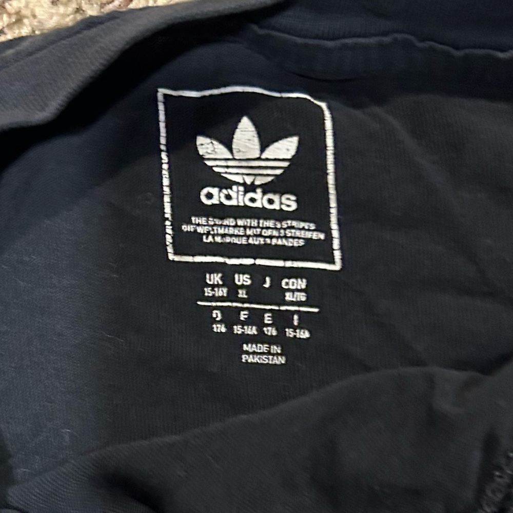 Kids XL adidas t shirt